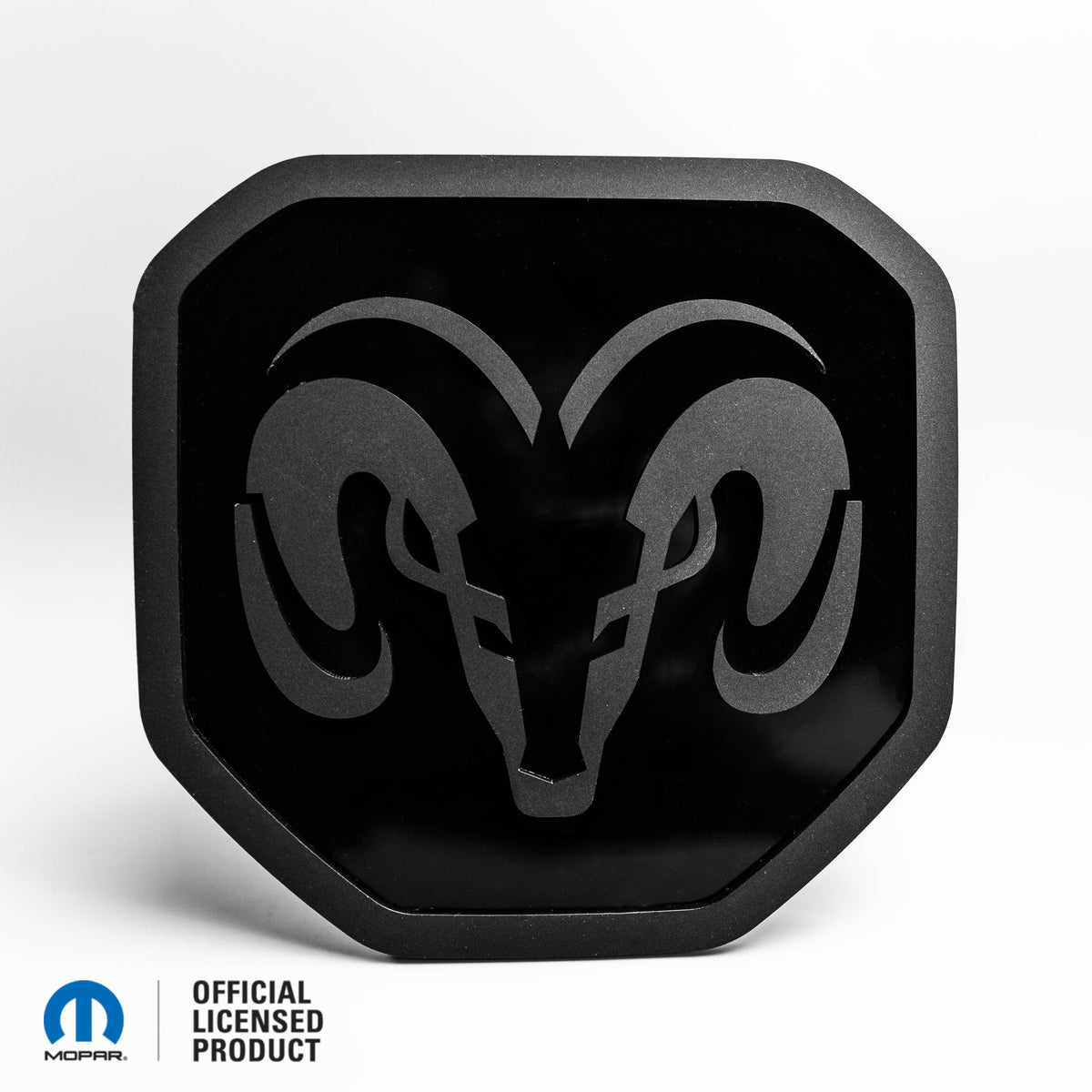 Insignia para portón trasero con logotipo de RAM® estilo 1: compatible con portones traseros RAM® 2019+: 1500, 2500, 3500: mate sobre brillo: producto con licencia oficial
