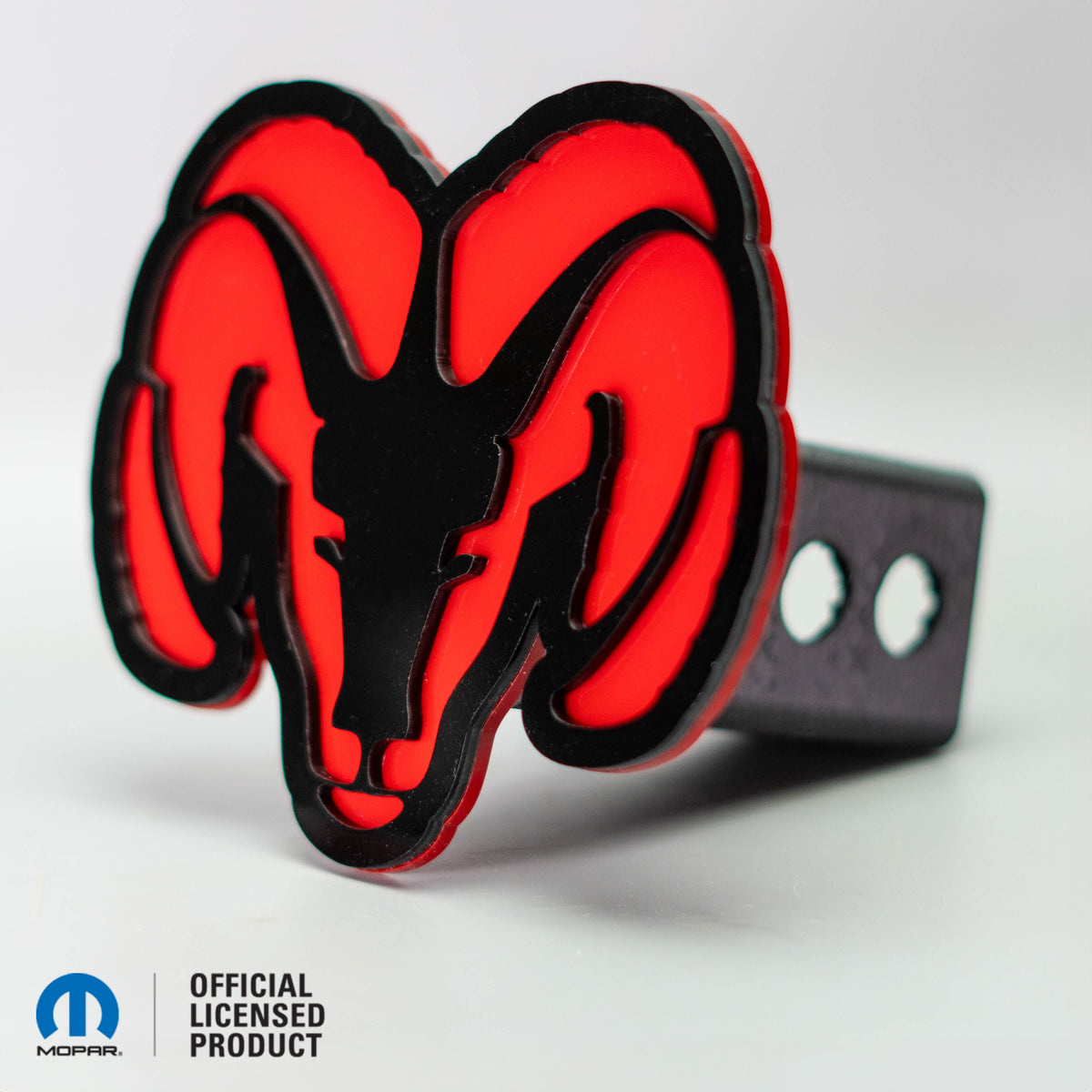 CUBIERTA DE ENGANCHE CON LOGOTIPO DE CABEZA RAM® ESTILO 2 - Brillo sobre rojo - Producto con licencia oficial
