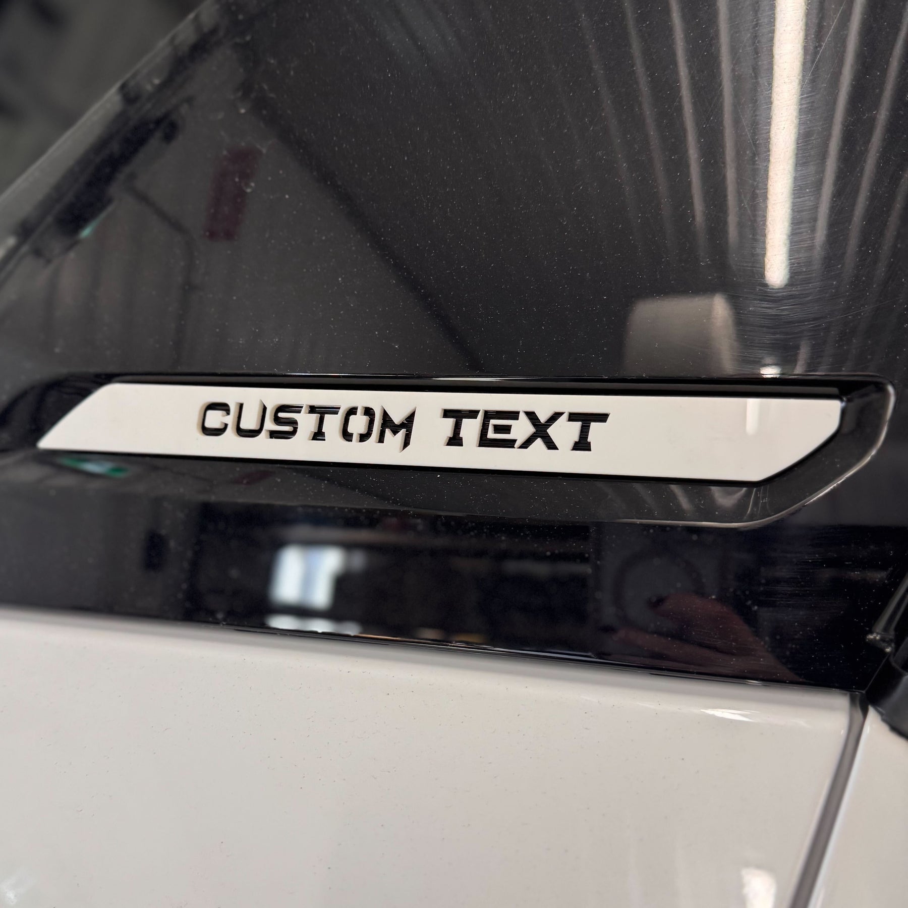Texto personalizado: superposición de texto en el panel del cuarto trasero: compatible con Bronco® Sport 2021+