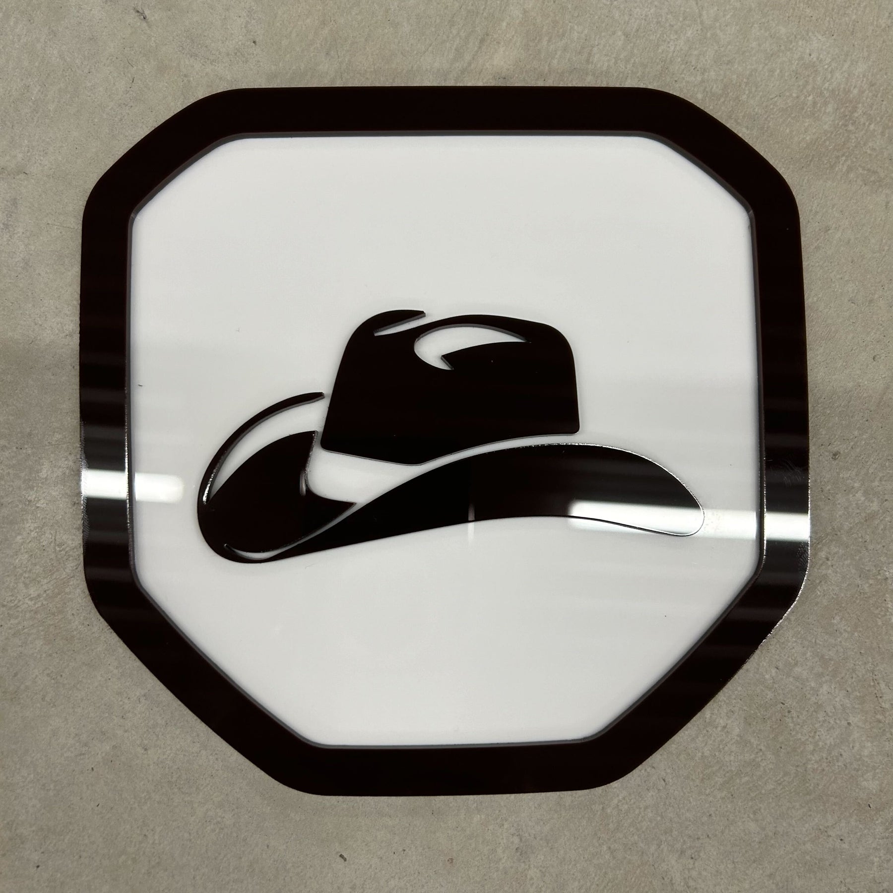 Badge de chapeau de cow-boy - Compatible avec les modèles Dodge® Ram® Tailgate 2019+ (5e génération) -1500, 2500, 3500