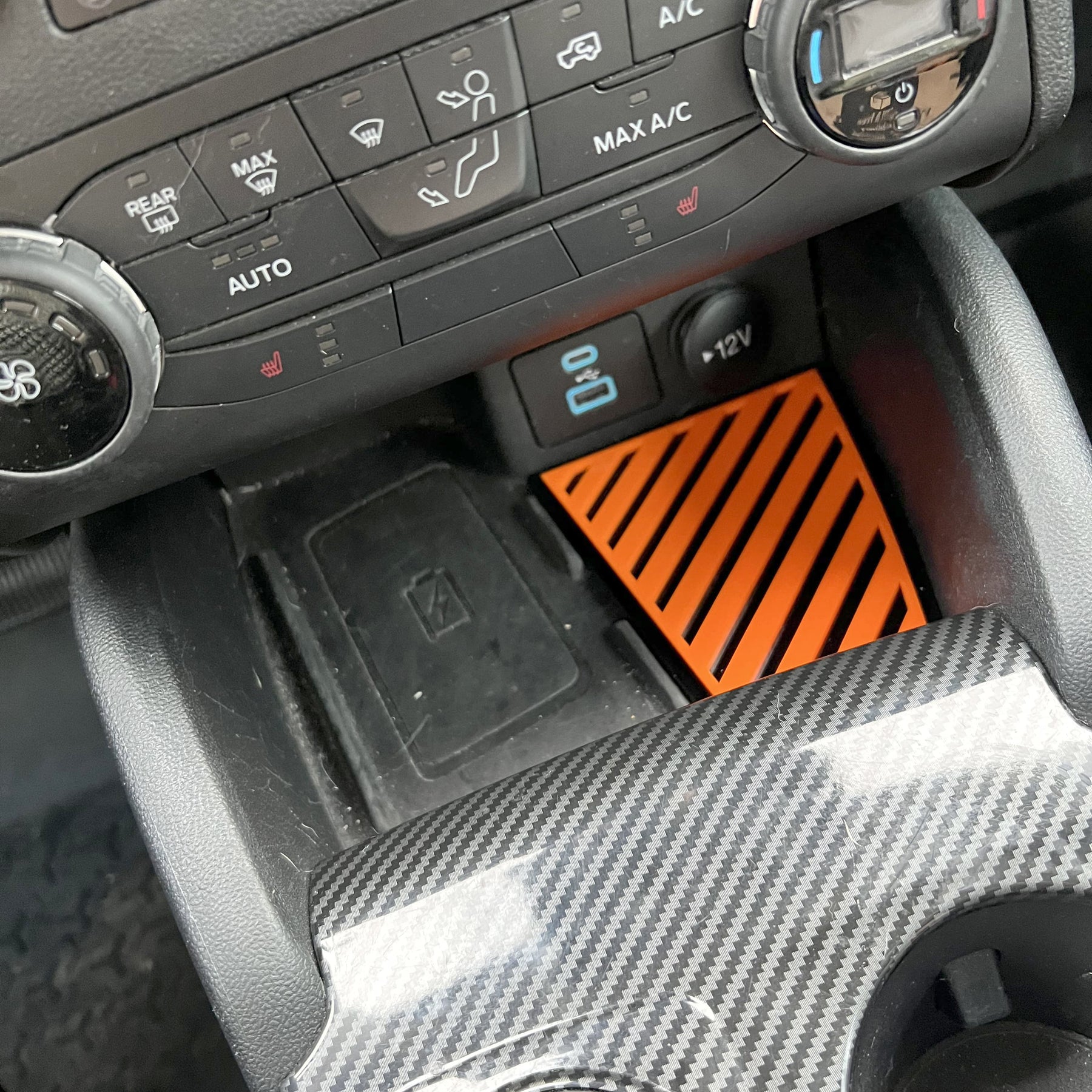 Inserto de insignia para el bolsillo de almacenamiento de la consola inferior: patrón de líneas; compatible con Bronco® Sport 2021+; varios colores disponibles