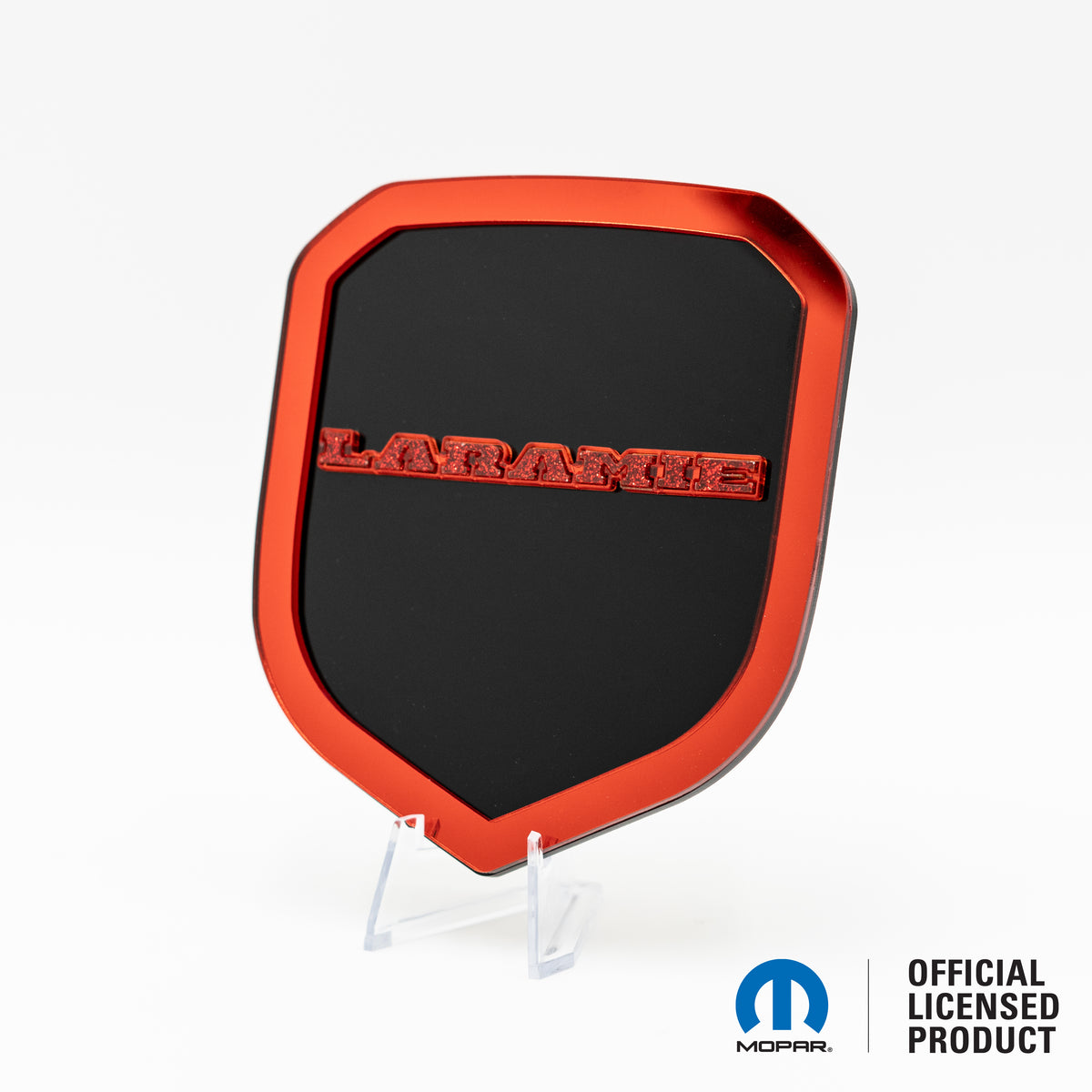 INSIGNIA PARA PORTON TRASERO CON LOGO DE CABEZA RAM® ESTILO 1 - SE ADAPTA A LOS MODELOS DODGE® RAM® TAILGATE 2009-2018 - 1500, 2500, 3500 - BLANCO SOBRE BRILLO - Producto con licencia oficial