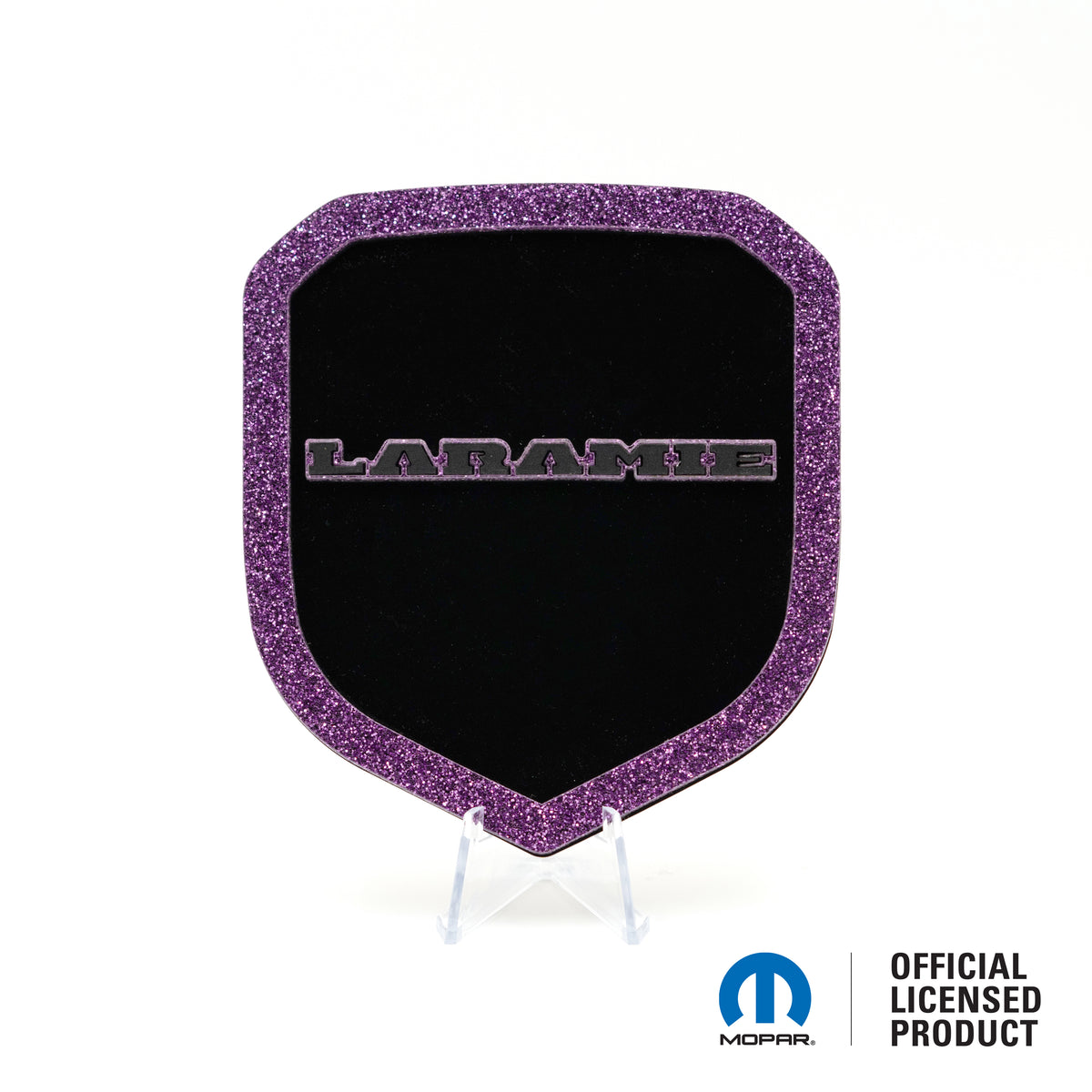 INSIGNIA PARA PORTON TRASERO CON LOGO DE CABEZA RAM® ESTILO 1 - SE ADAPTA A LOS MODELOS DODGE® RAM® TAILGATE 2009-2018 - 1500, 2500, 3500 - BLANCO SOBRE BRILLO - Producto con licencia oficial