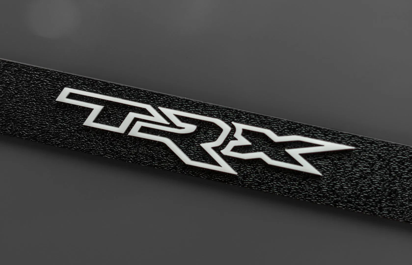 Borde para matrícula TRX®: producto con licencia oficial