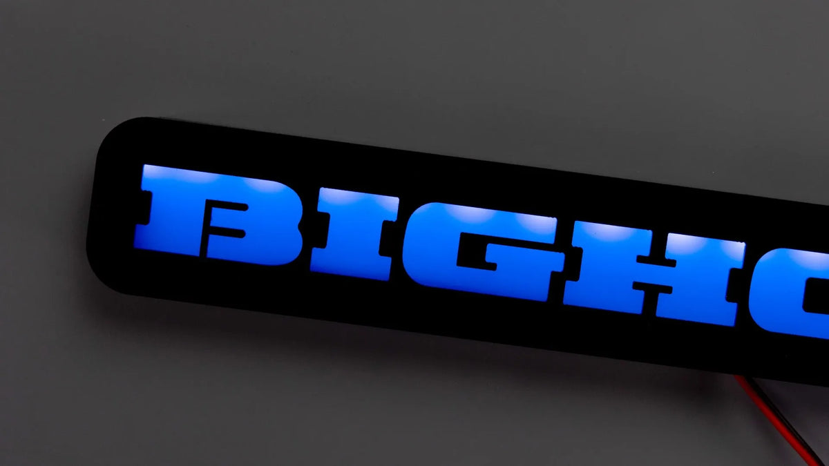 Insignia LED para rejilla Bighorn®: producto con licencia oficial