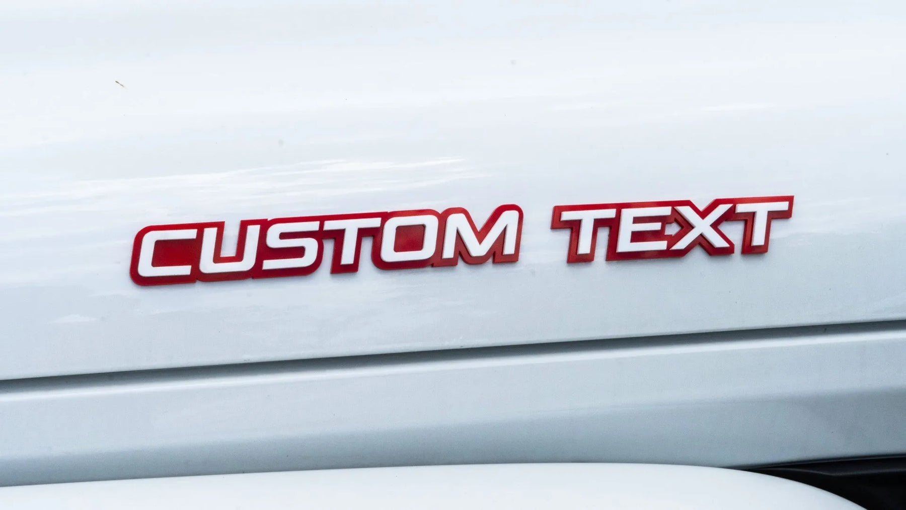 Fuente de texto personalizado para insignias de carreras