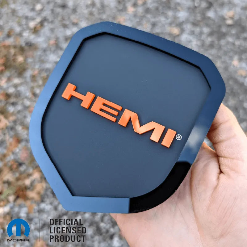 Insignia de rejilla HEMI®: compatible con modelos RAM® 2013-2018 y rejilla clásica 2019+: 1500, 2500, 3500. Producto con licencia oficial.