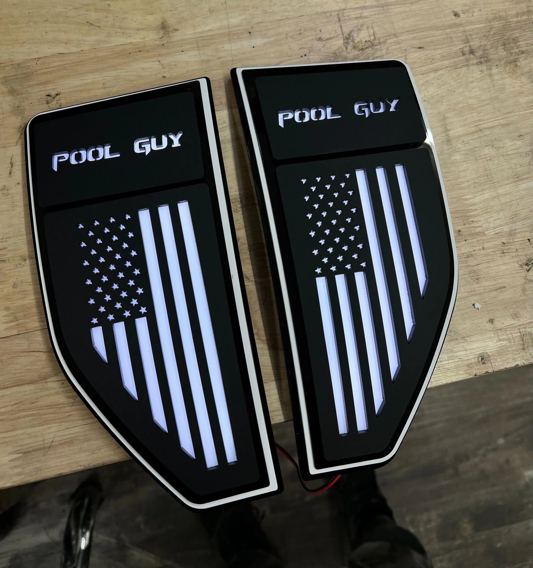 Juego de insignias LED para guardabarros con texto personalizado y bandera estadounidense: compatible con Ford® Maverick® 2022+, totalmente personalizable