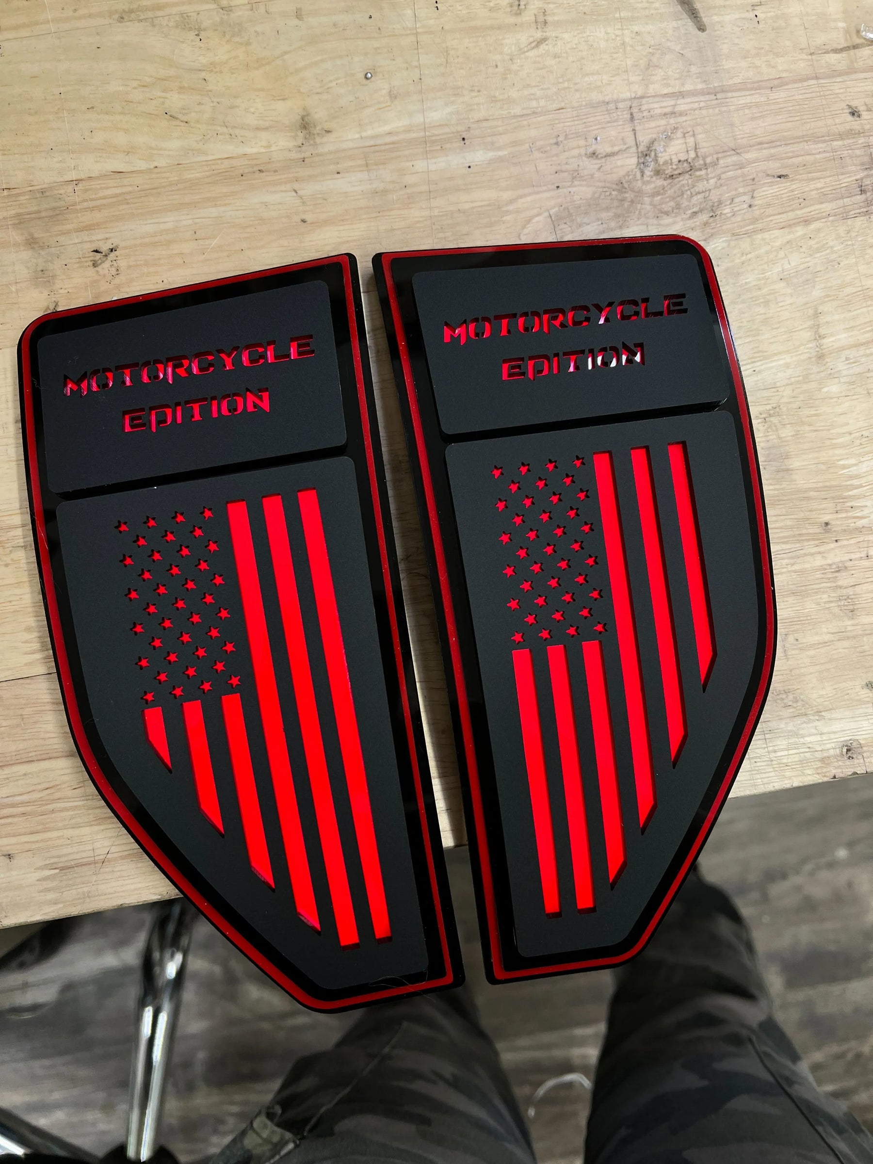 Juego de insignias LED para guardabarros con texto personalizado y bandera estadounidense: compatible con Ford® Maverick® 2022+, totalmente personalizable