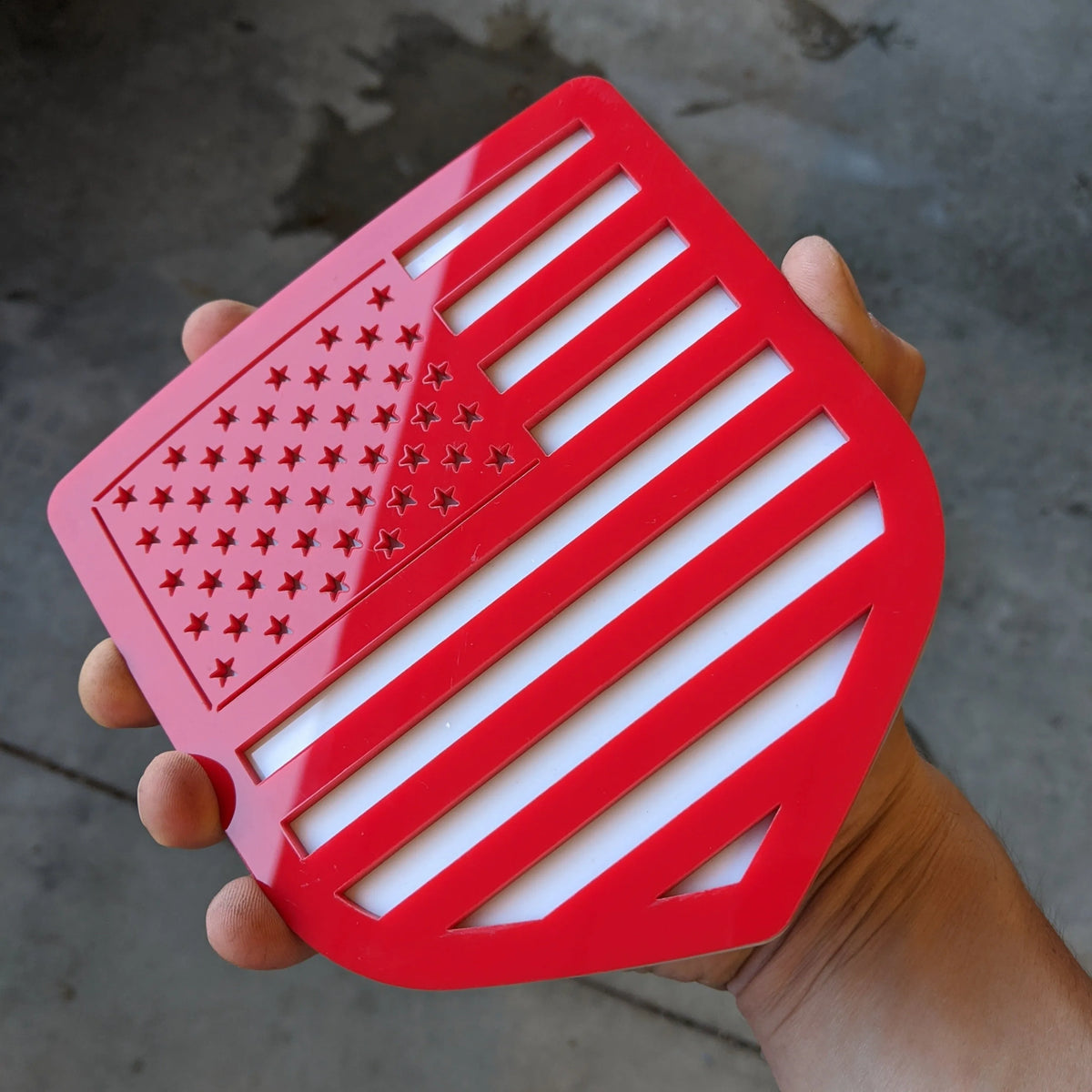 Insignia de la bandera estadounidense: se adapta a modelos Dodge® Ram® 2009-2018, portón trasero, 1500, 2500, 3500, rojo sobre blanco