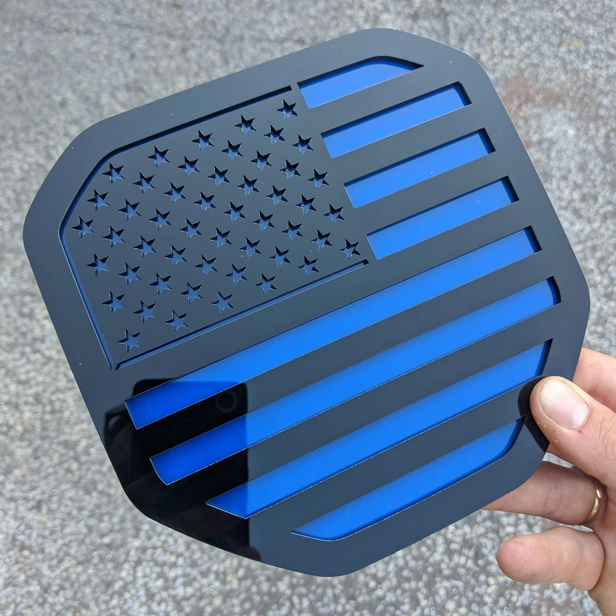 Insignia de la bandera estadounidense: compatible con Dodge® Ram® Tailgate 2019+ (5.ª generación) -1500, 2500, 3500 - Negro sobre azul