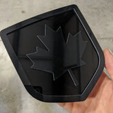 Insignia de Canadá: compatible con modelos Dodge® Ram® 2009-2018, portón trasero, 1500, 2500, 3500, negro sobre negro
