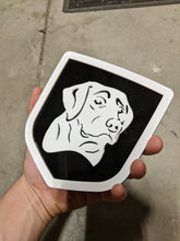Insignia de Labrador: se adapta a la puerta trasera de Dodge® Ram® 2009-2018: blanco sobre negro