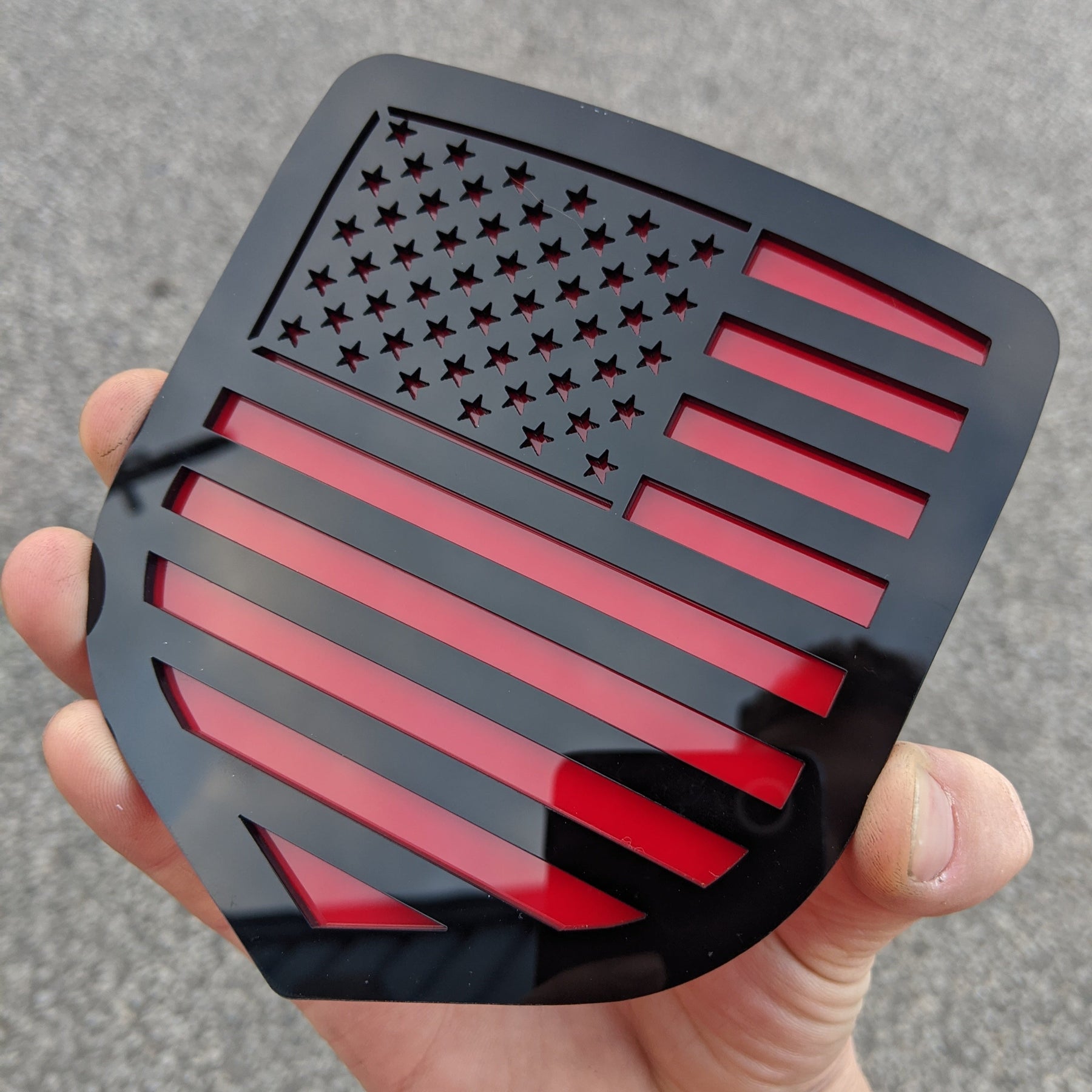 Insignia de la bandera estadounidense: compatible con la parrilla Dodge® Ram® 2009-2012: 1500, 2500, 3500. Elige tus colores