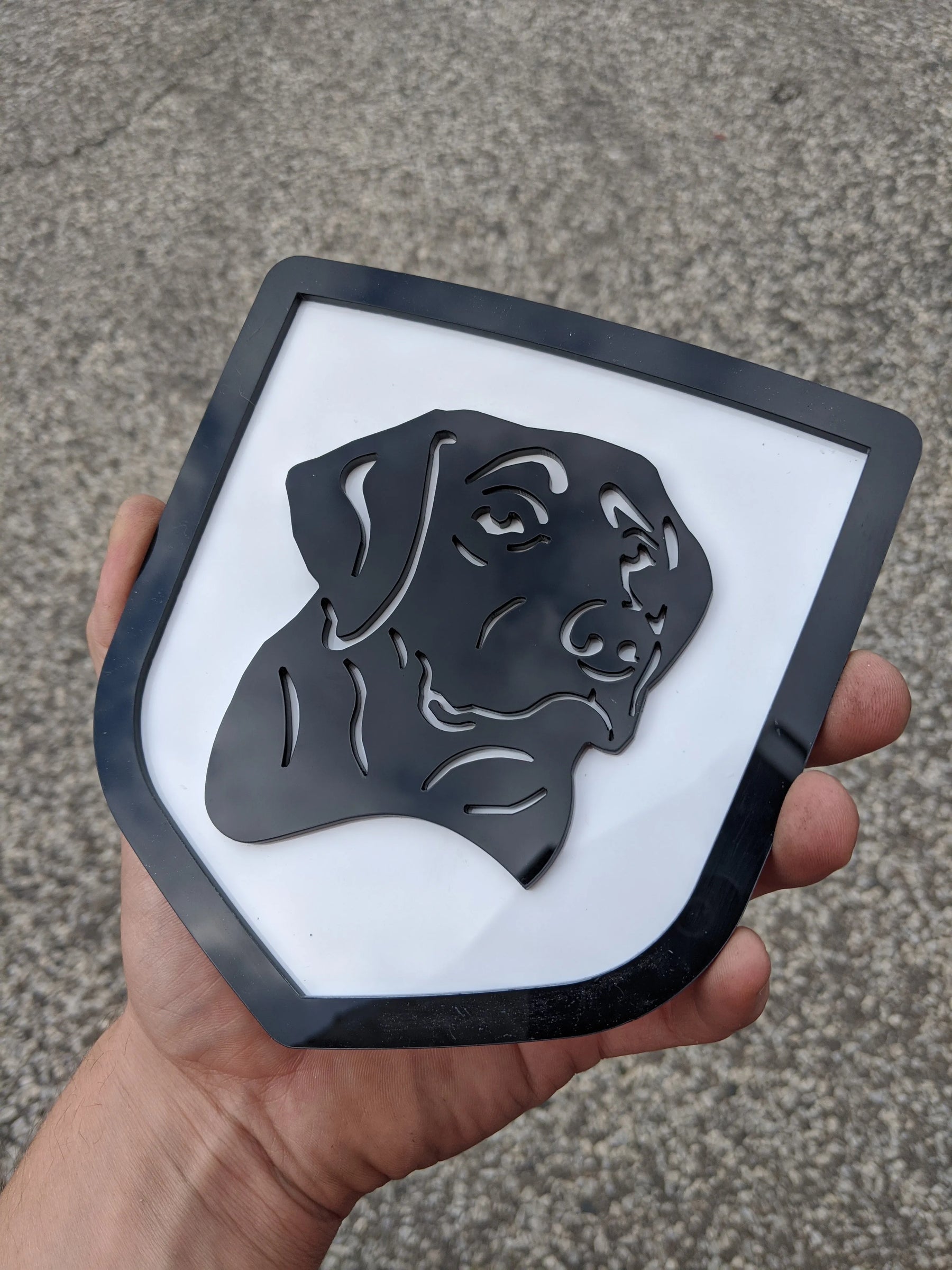 Sube tu propia insignia personalizada. Compatible con Dodge® Ram® Tailgate 2009-2018 -1500, 2500, 3500