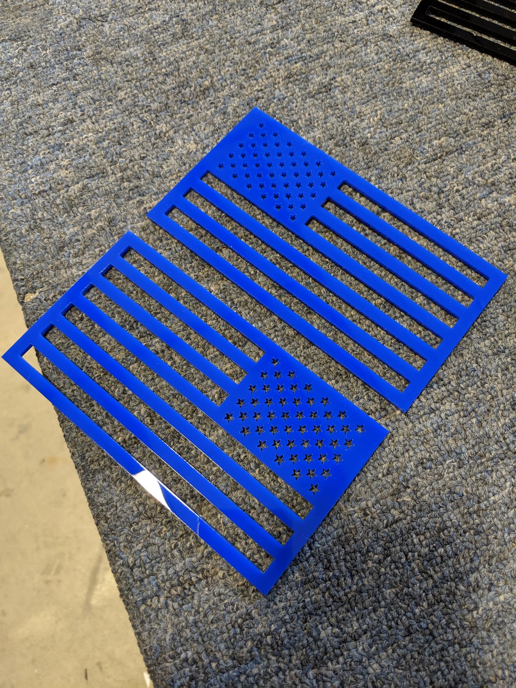 Insignias para guardabarros con la bandera estadounidense (par), ajuste universal, color azul