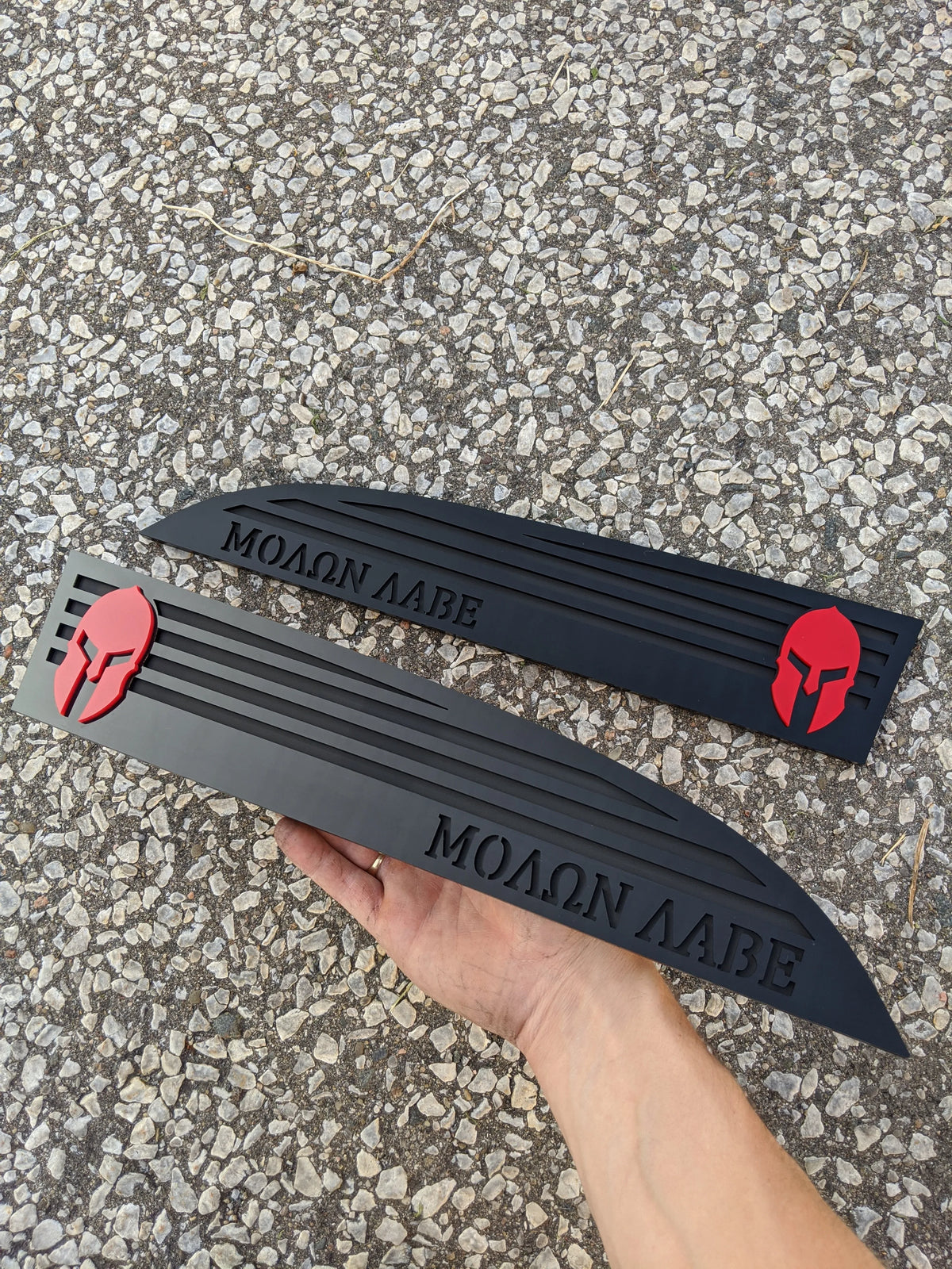 Insignias Molon Labe: compatibles con Super Duty® 2011-2016: negro sobre negro mate