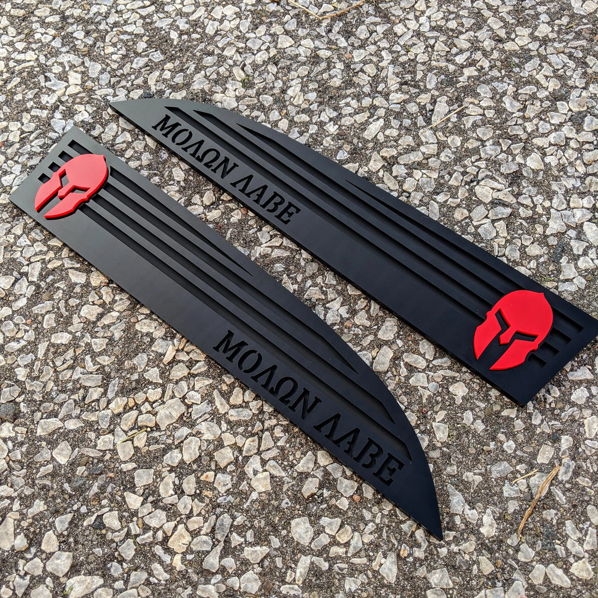 Insignias Molon Labe: compatibles con Super Duty® 2011-2016: negro sobre negro mate