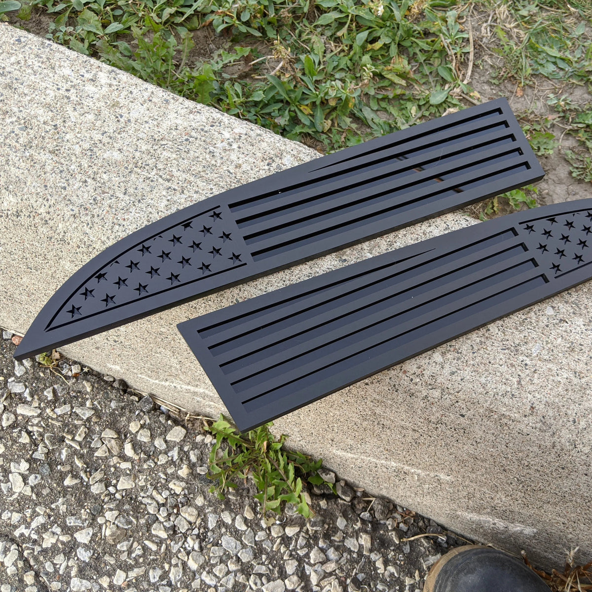 American Flag Badges - Fits 2011-2016 Super Duty® - Matte Black on Black