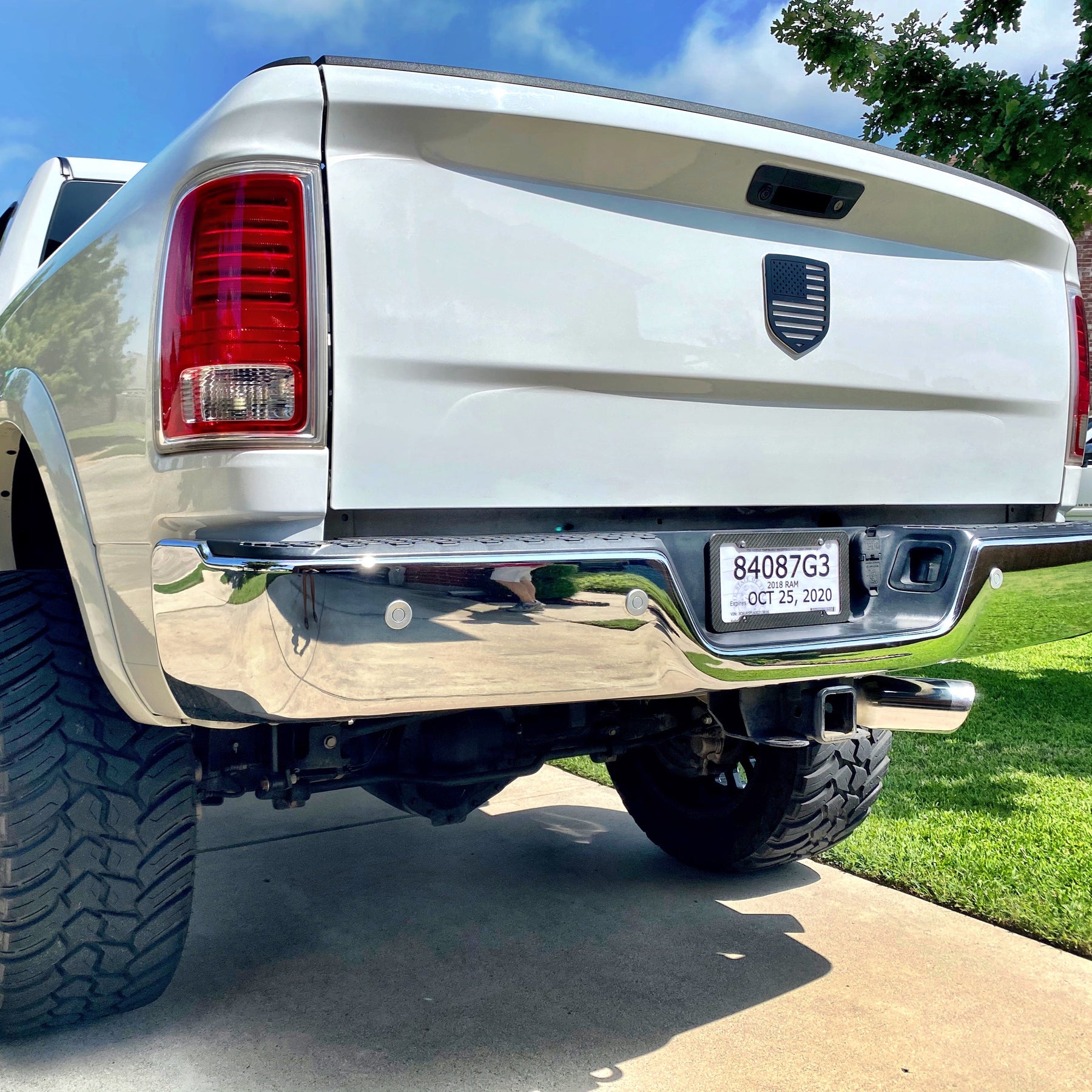 American Flag Badge - Fits 2009-2018 Dodge® Ram® Tailgate -1500, 2500, 3500 - Black on White
