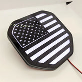 Insignia de bandera estadounidense con LED: compatible con Dodge® Ram® Tailgate 2019+ (5.ª generación) -1500, 2500, 3500 - Negro con LED blanco