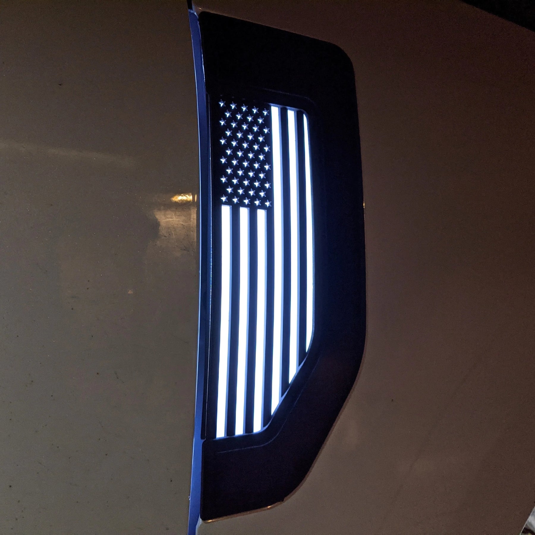 LED American Flag Fender Badge Set - Fits 2017-2022 Ford® F250®, F350®, F450® - Black w/White LED