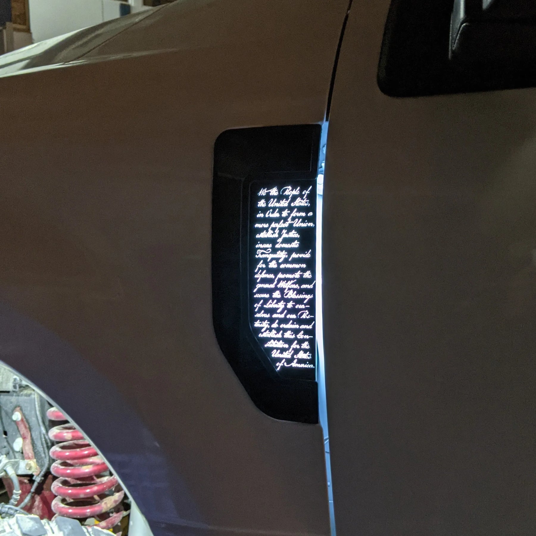 Juego de insignias LED Constitution para guardabarros: compatible con Ford® F250®, F350®, F450® 2017-2022, color negro