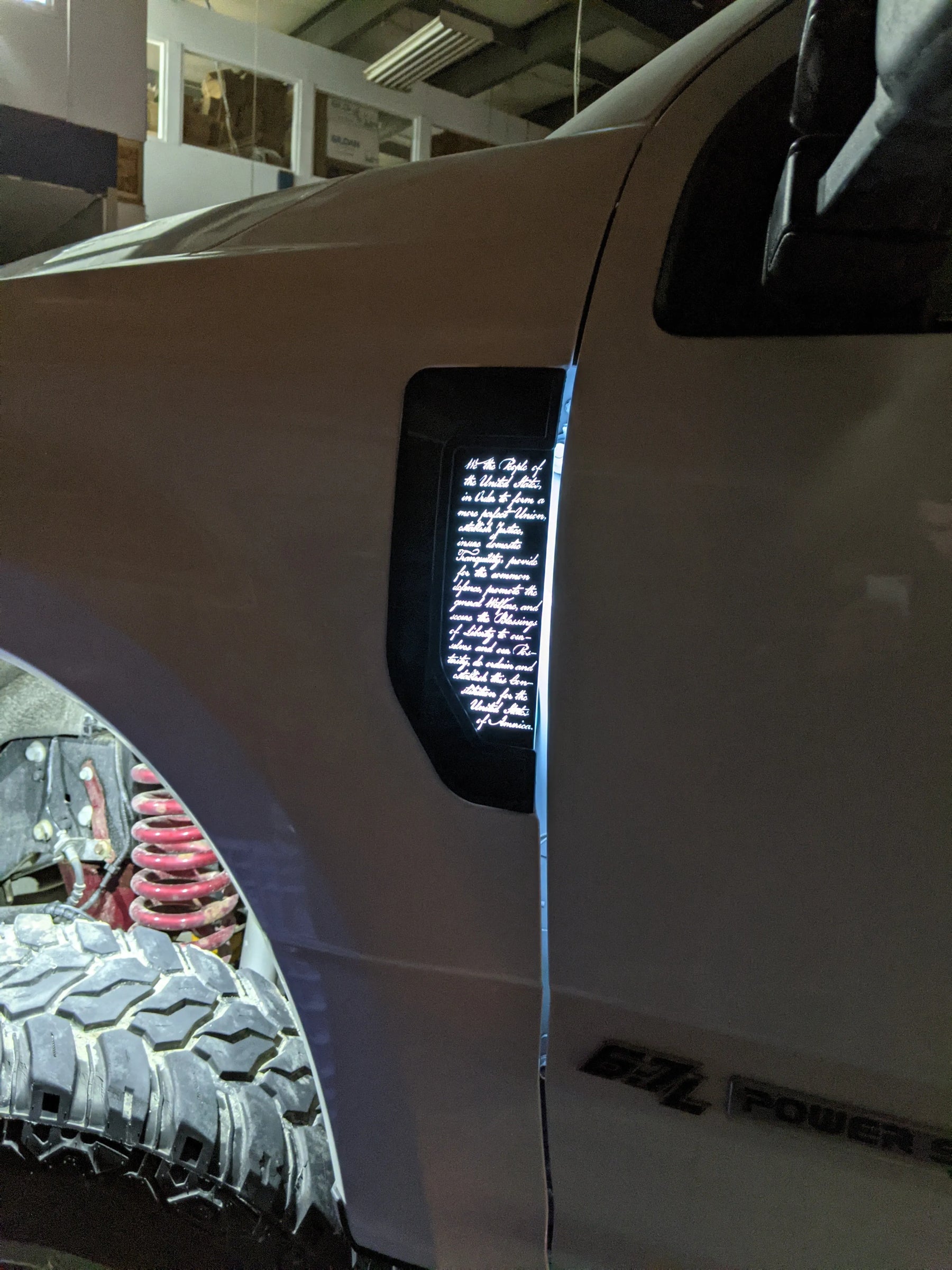 Juego de insignias LED Constitution para guardabarros: compatible con Ford® F250®, F350®, F450® 2017-2022, color negro