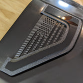 Juego de insignias para guardabarros con la bandera estadounidense: compatible con modelos Ford® F150® 2021 y posteriores: efecto de fibra de carbono (estrellas a la izquierda)