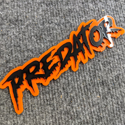 Insignia de vehículo con texto personalizado - Fuente Drip - Doble capa - Múltiples opciones de colores disponibles