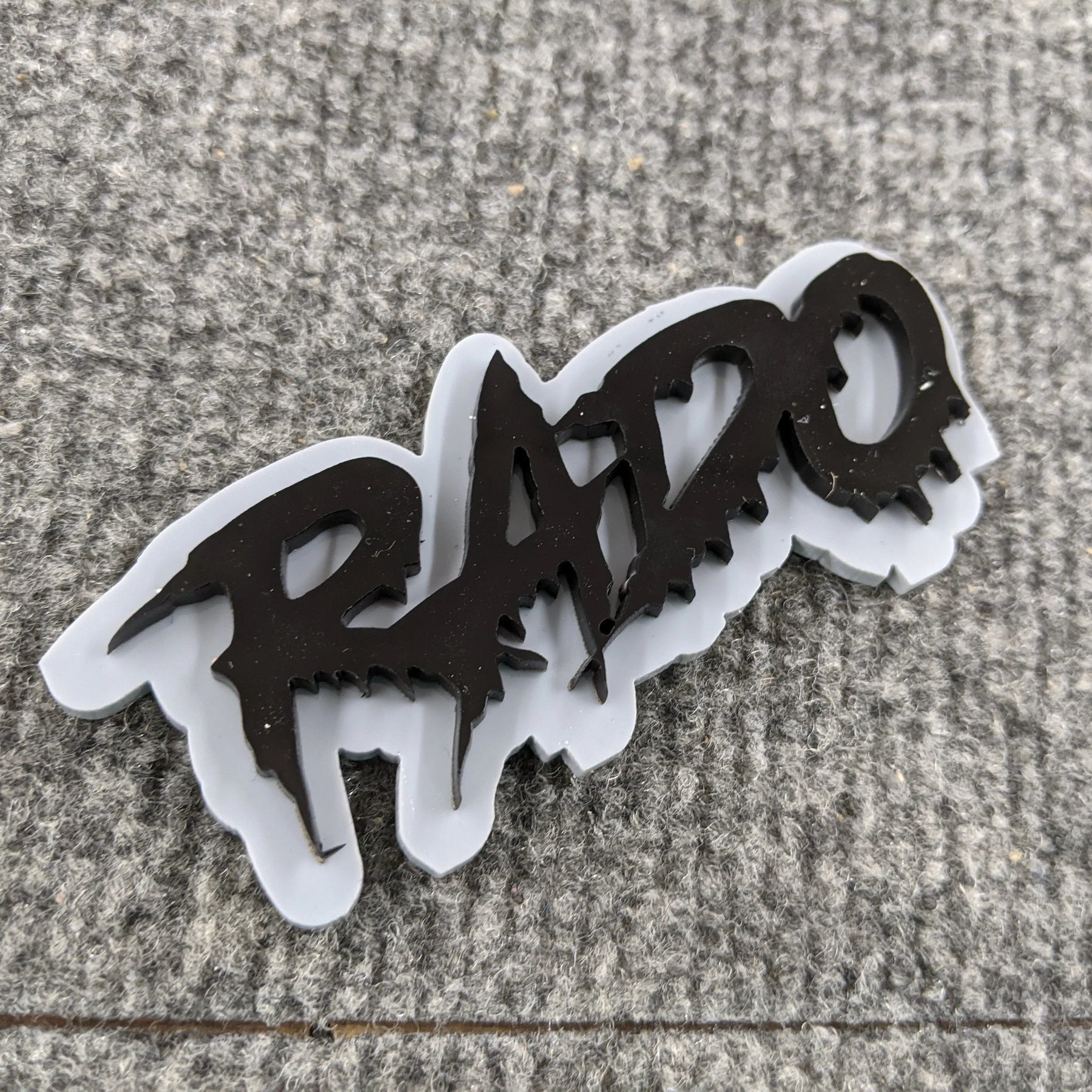 Custom Text Vehicle Badge - Drip Font - Dual Layer - Multiple Colors Choices Available