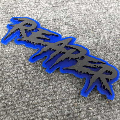 Insignia de vehículo con texto personalizado - Fuente Drip - Doble capa - Múltiples opciones de colores disponibles