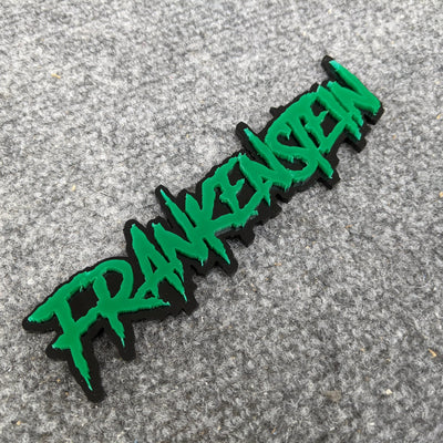 Insignia de vehículo con texto personalizado - Fuente Drip - Doble capa - Múltiples opciones de colores disponibles