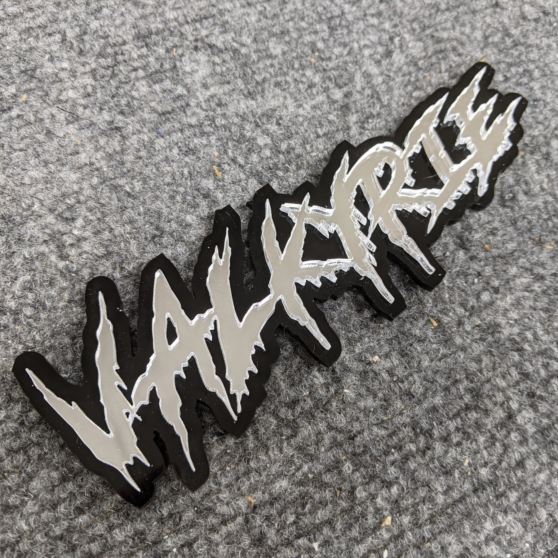 Custom Text Vehicle Badge - Drip Font - Dual Layer - Multiple Colors Choices Available