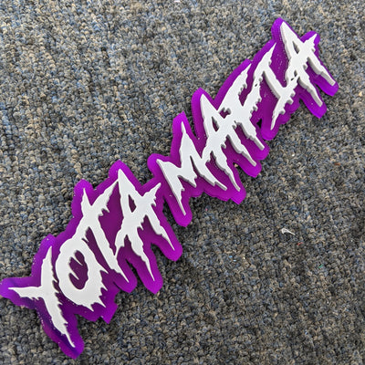 Insignia de vehículo con texto personalizado - Fuente Drip - Doble capa - Múltiples opciones de colores disponibles