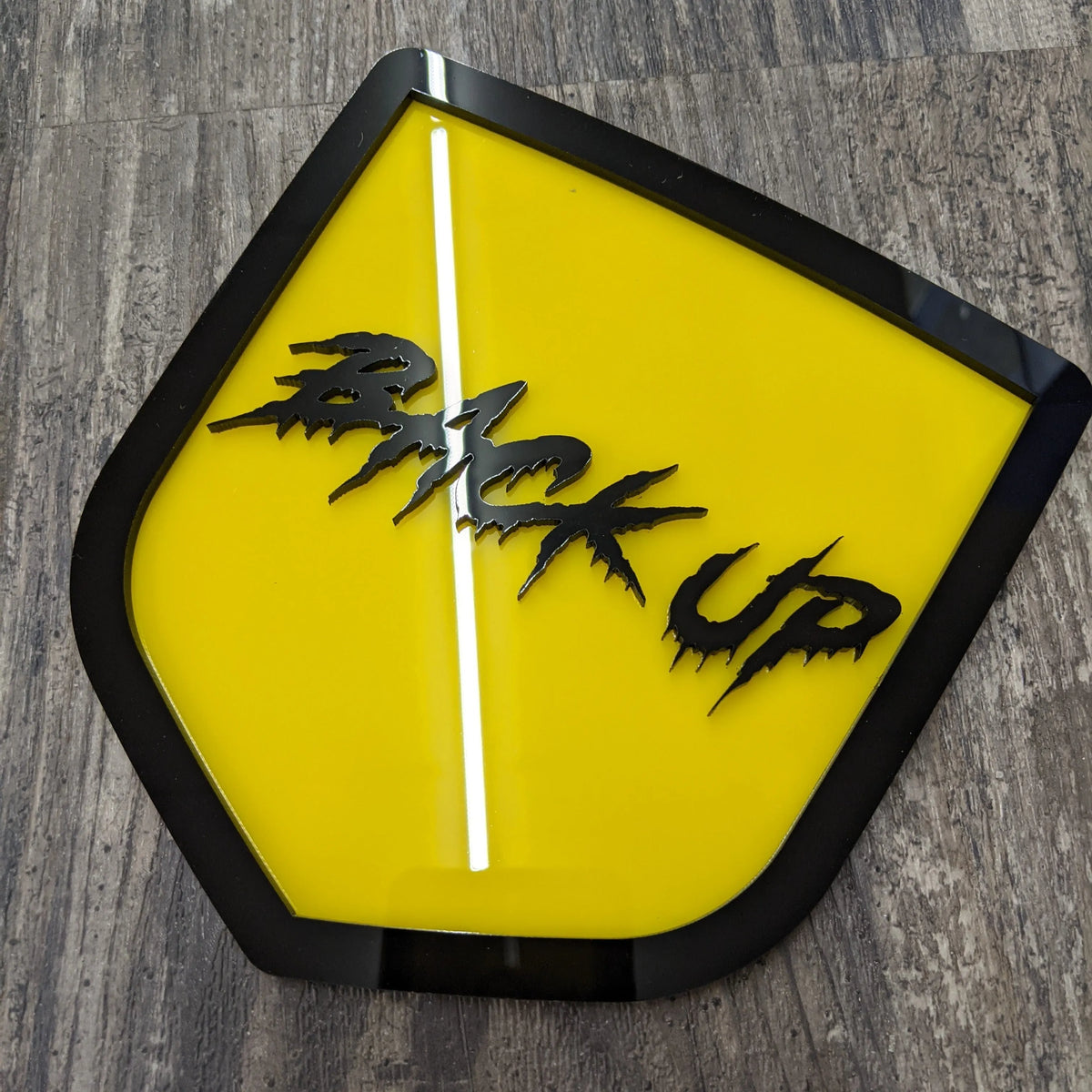 Insignia con texto personalizado de Ram Shield: compatible con portones traseros Dodge® Ram® 2009-2018: elija sus colores