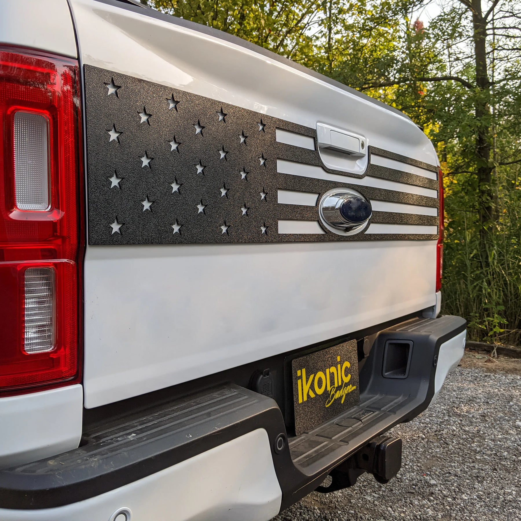 Aplique para portón trasero con bandera estadounidense: compatible con Ford® Ranger® 2019-2023