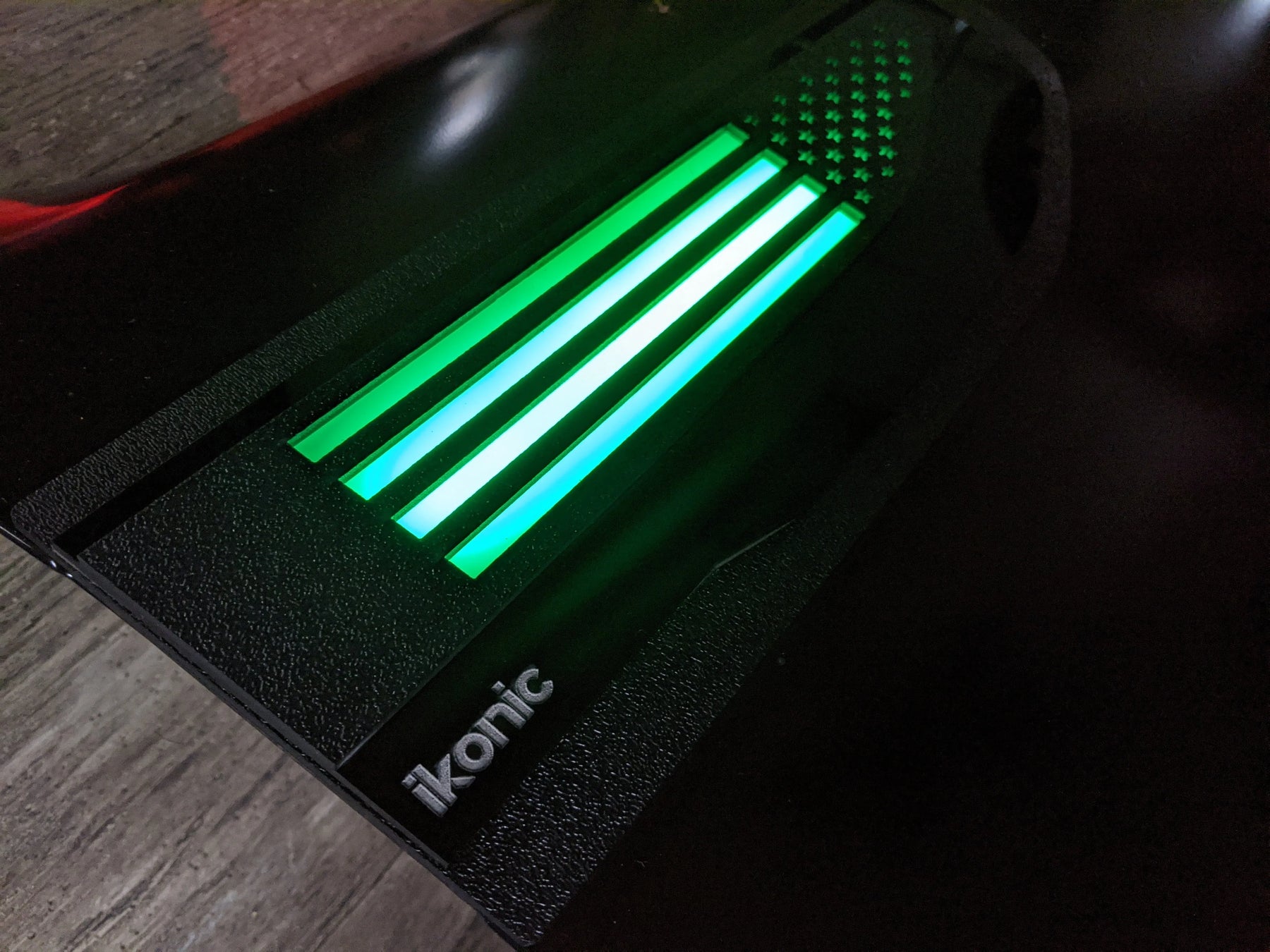 Juego de insignias LED para guardabarros con la bandera estadounidense: compatible con GMC® Sierra® 1500 2019-2023