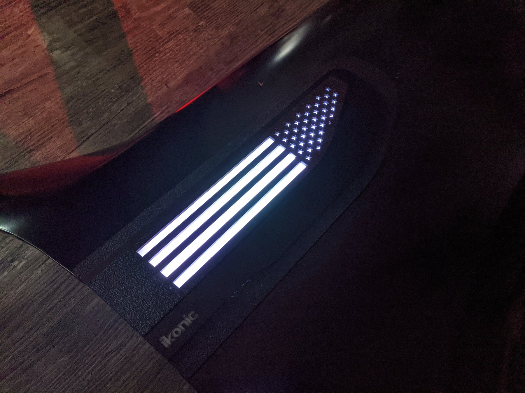 Juego de insignias LED para guardabarros con la bandera estadounidense: compatible con GMC® Sierra® 1500 2019-2023