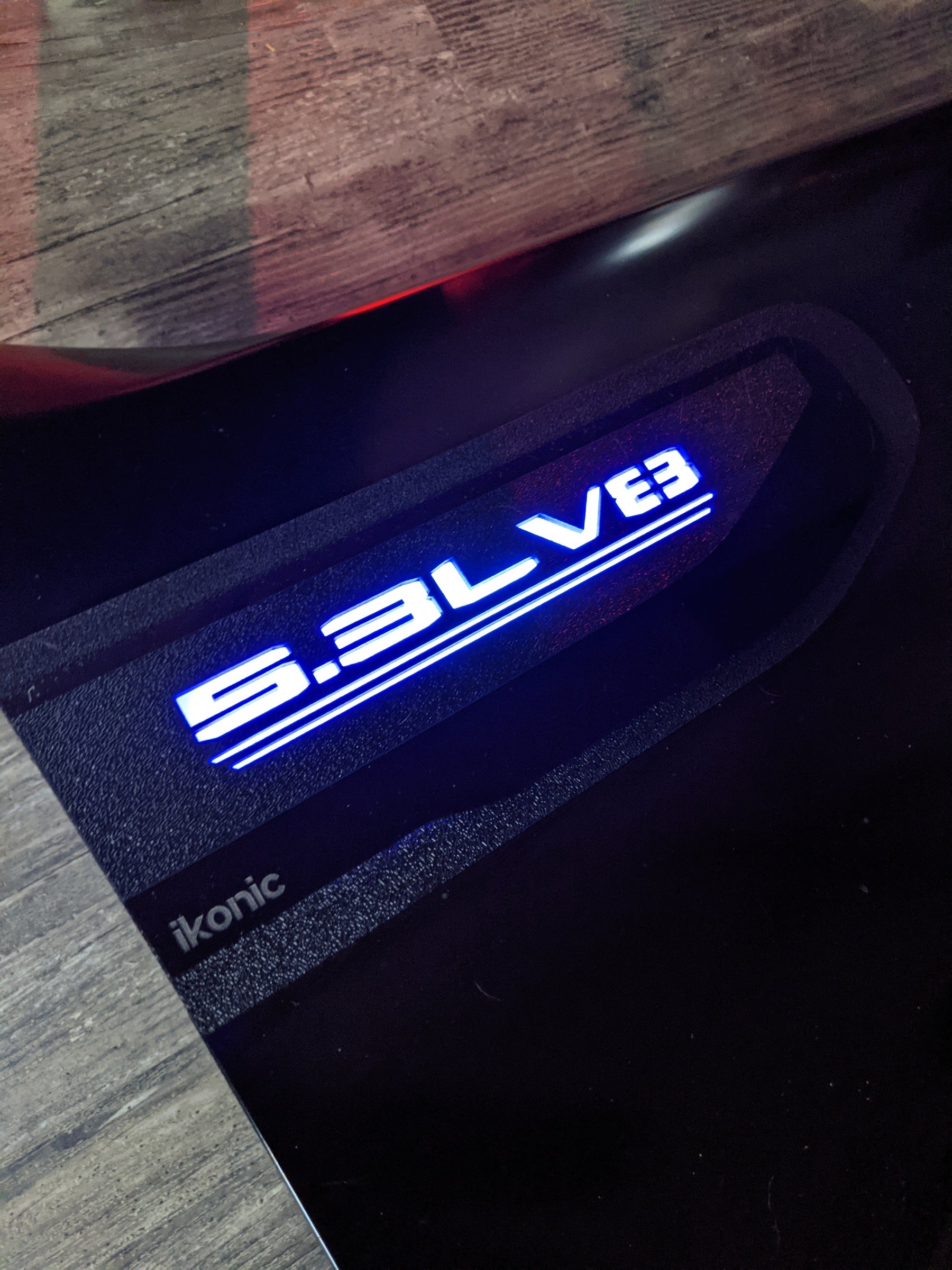 Juego de emblemas LED para guardabarros de 5.3 L V8: compatible con GMC® Sierra® 1500 2019-2024