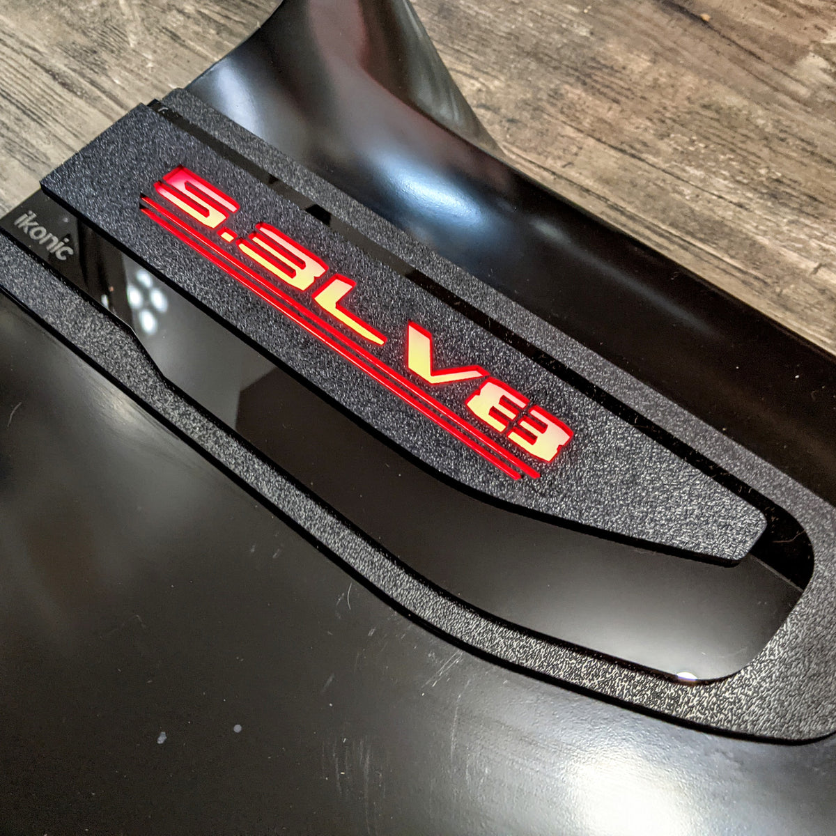 Juego de emblemas LED para guardabarros de 5.3 L V8: compatible con GMC® Sierra® 1500 2019-2024