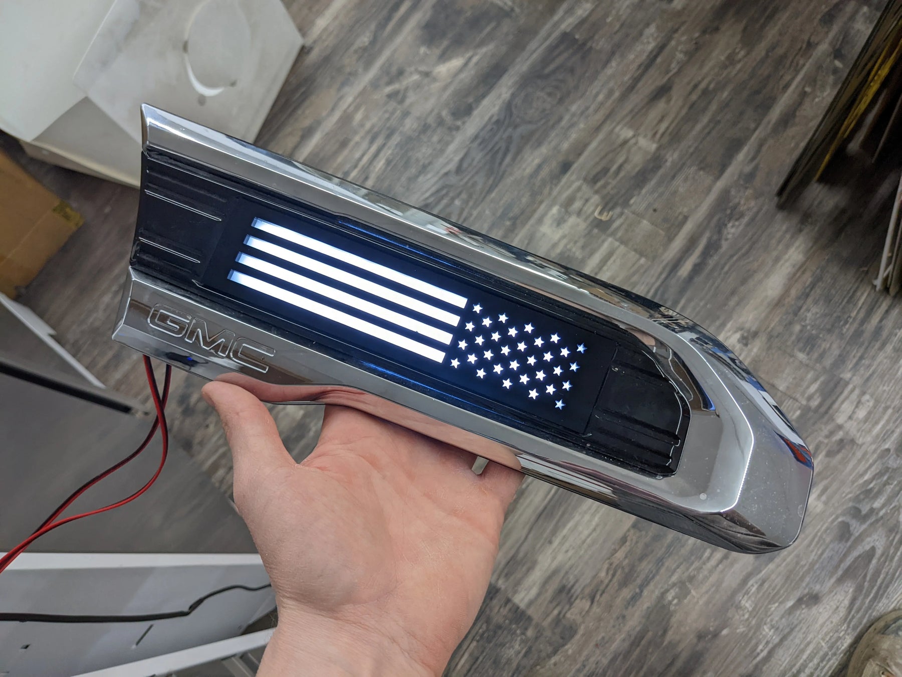 Paire de badges à LED pour drapeau américain - Compatible avec GMC 2500, 3500 HD 2020 - Plusieurs couleurs disponibles