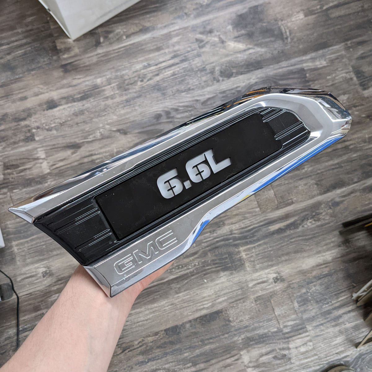 Inserciones de insignia de 6.6L: se adapta a GMC 2500, 3500 HD 2020-2024 (no incluye insignia OEM) Disponible en varios colores
