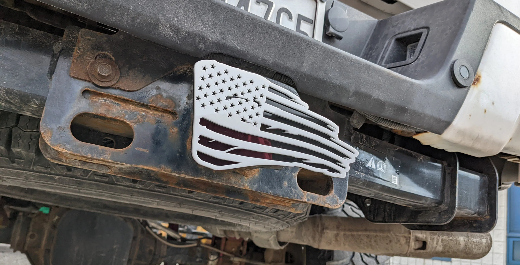 Funda para enganche de bandera hecha jirones: varios colores disponibles