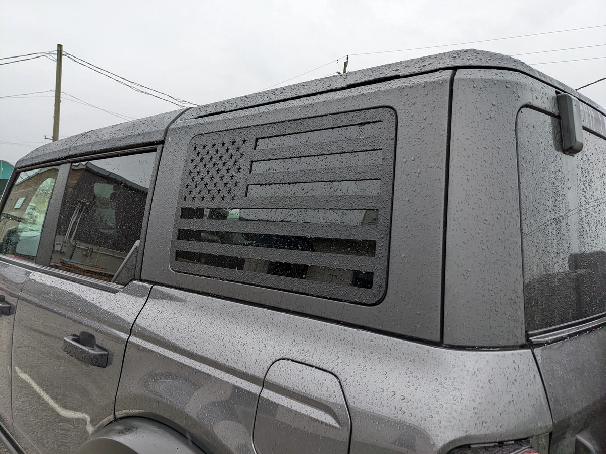Par de superposiciones para ventana trasera, bandera estadounidense, compatible con Bronco® 2021+ (solo modelo de 4 puertas)