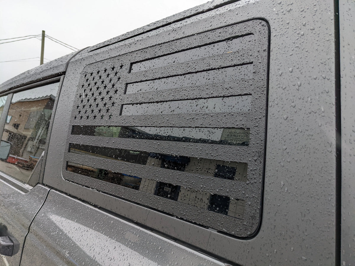 Par de superposiciones para ventana trasera, bandera estadounidense, compatible con Bronco® 2021+ (solo modelo de 4 puertas)