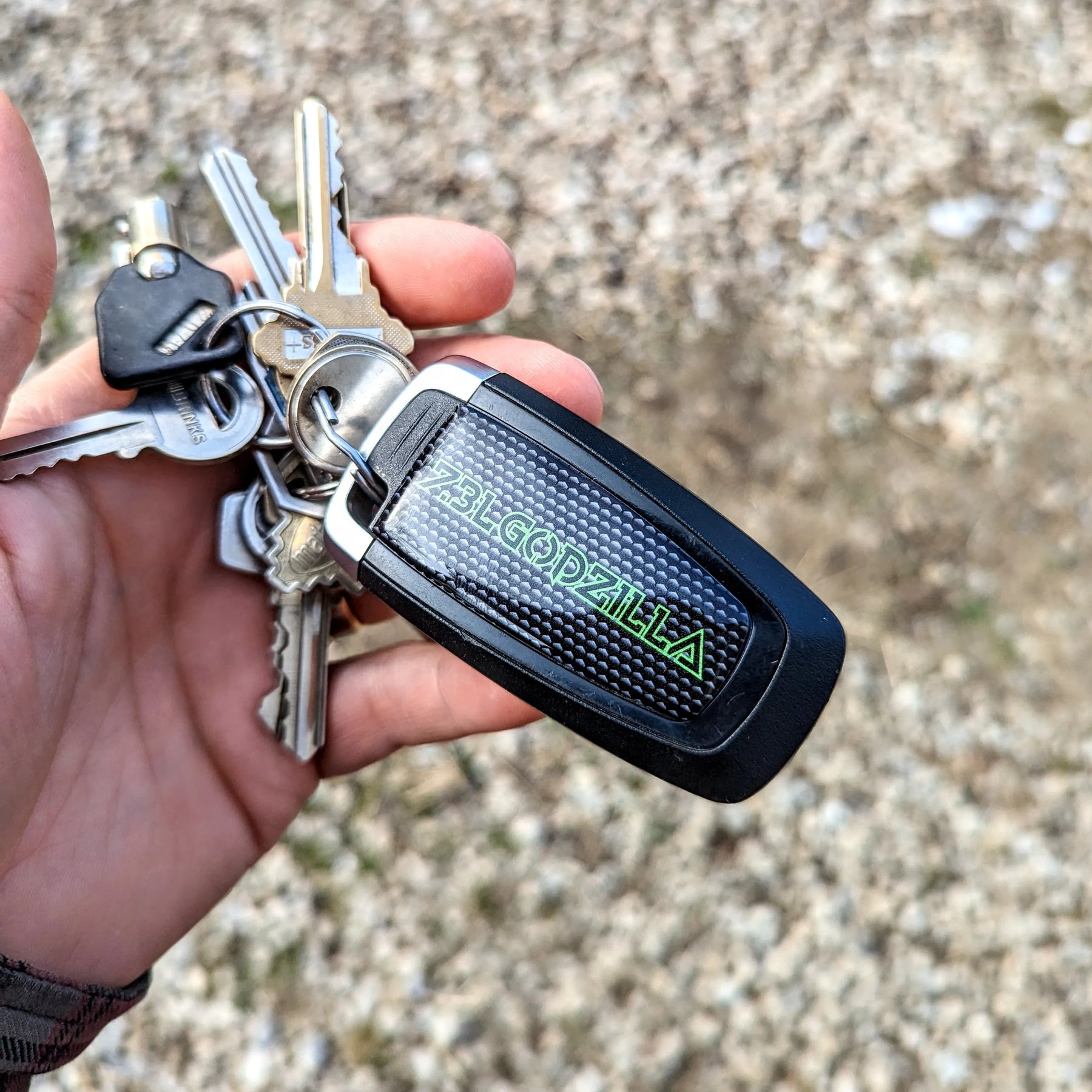 Recubrimiento de llavero con texto personalizado: compatible con muchos vehículos Ford®; varios colores disponibles