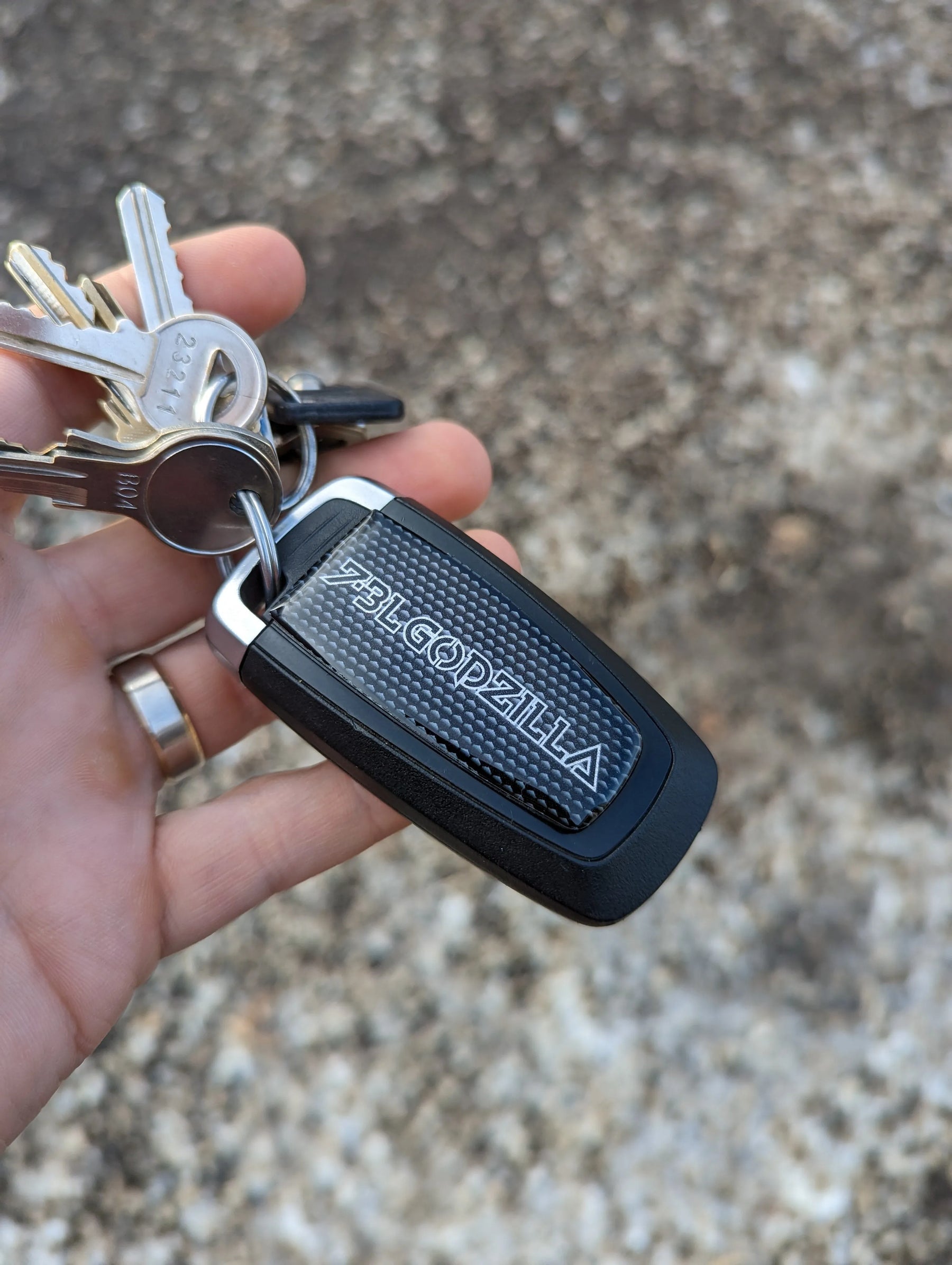 Recubrimiento de llavero con texto personalizado: compatible con muchos vehículos Ford®; varios colores disponibles
