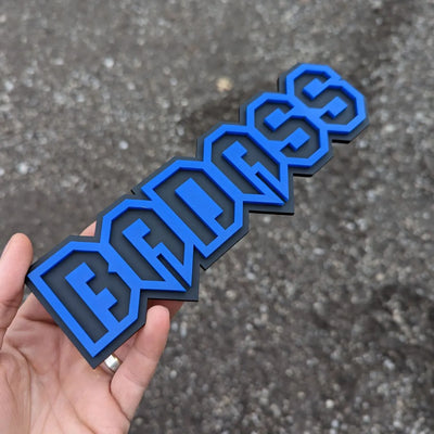 Insignia de vehículo con texto personalizado: fuente en forma de recuadro: opciones de varios colores disponibles