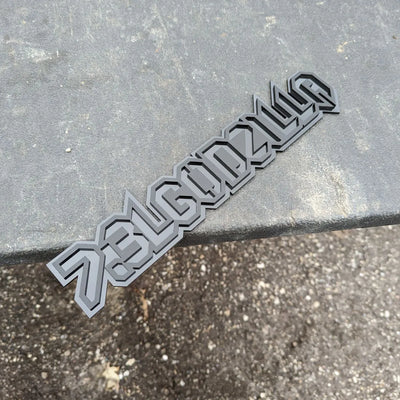 Insignia de vehículo con texto personalizado: fuente en forma de recuadro: opciones de varios colores disponibles